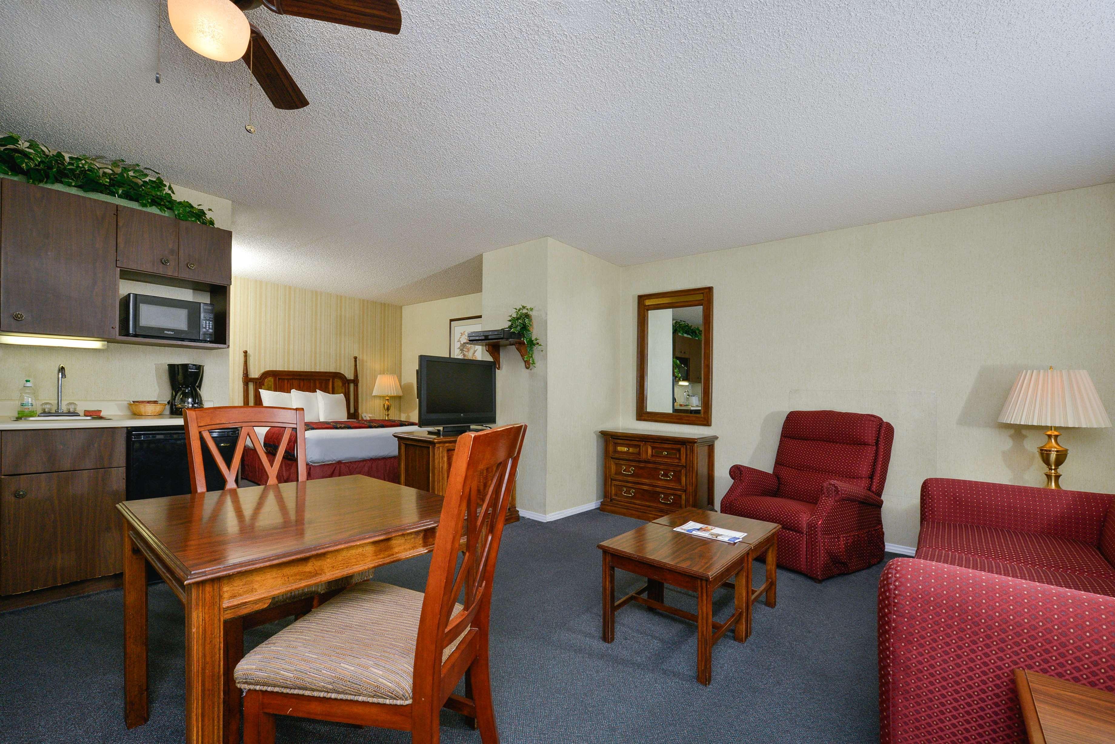 Americas Best Value Inn & Suites - Lancaster Exterior foto
