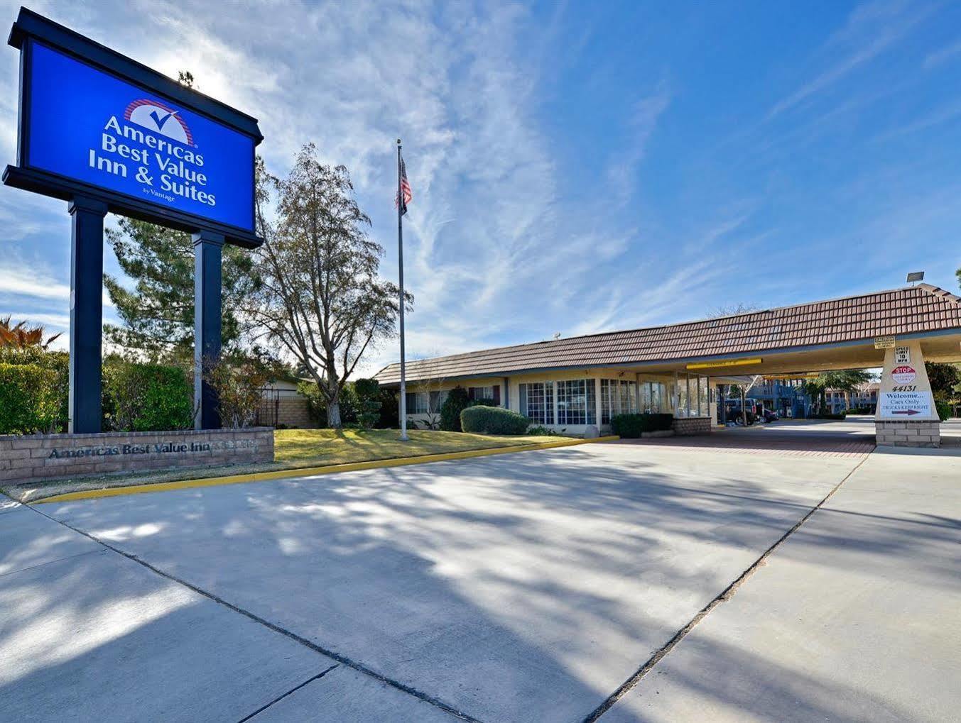 Americas Best Value Inn & Suites - Lancaster Exterior foto